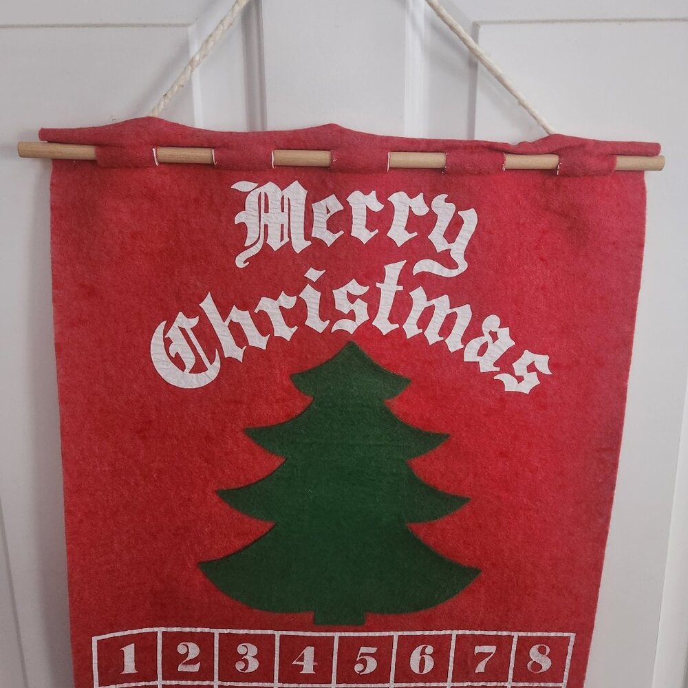 Vintage Larry Warren Felt Santas Calendar Christmas Advent w 24 Plastic Pieces - Picture 3 of 10